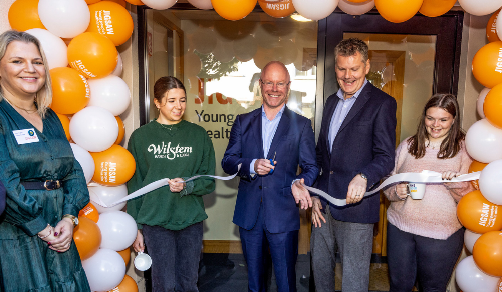 Minister Stephen Donnelly cuts the ribbon to officially open Jigsaw's Wicklow service